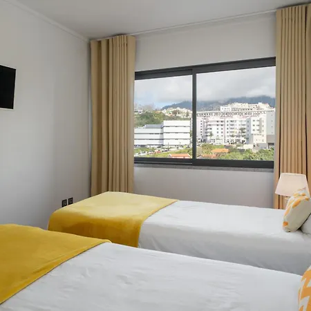 Amparo Ii By An Island *