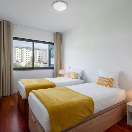 Amparo Ii By An Island *