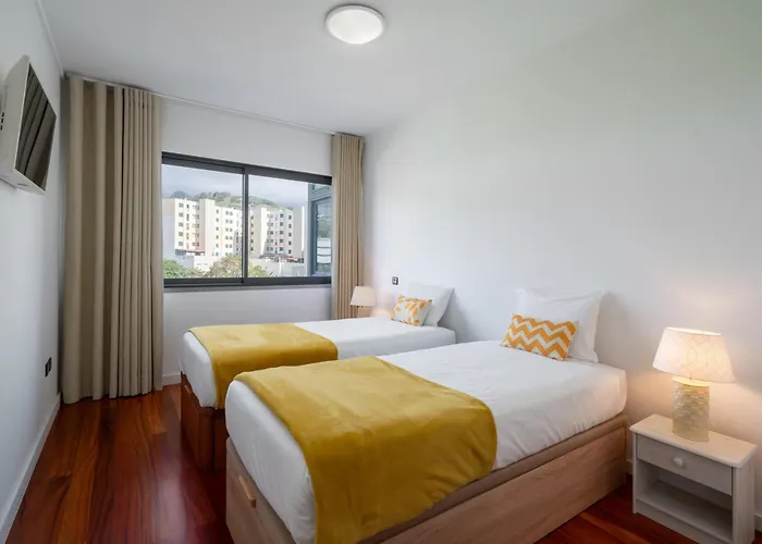 Amparo Ii By An Island *