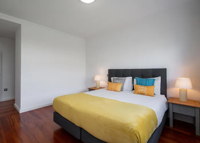 Amparo Ii By An Island