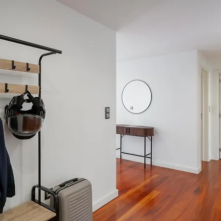 Amparo Ii By An Island Apartment
